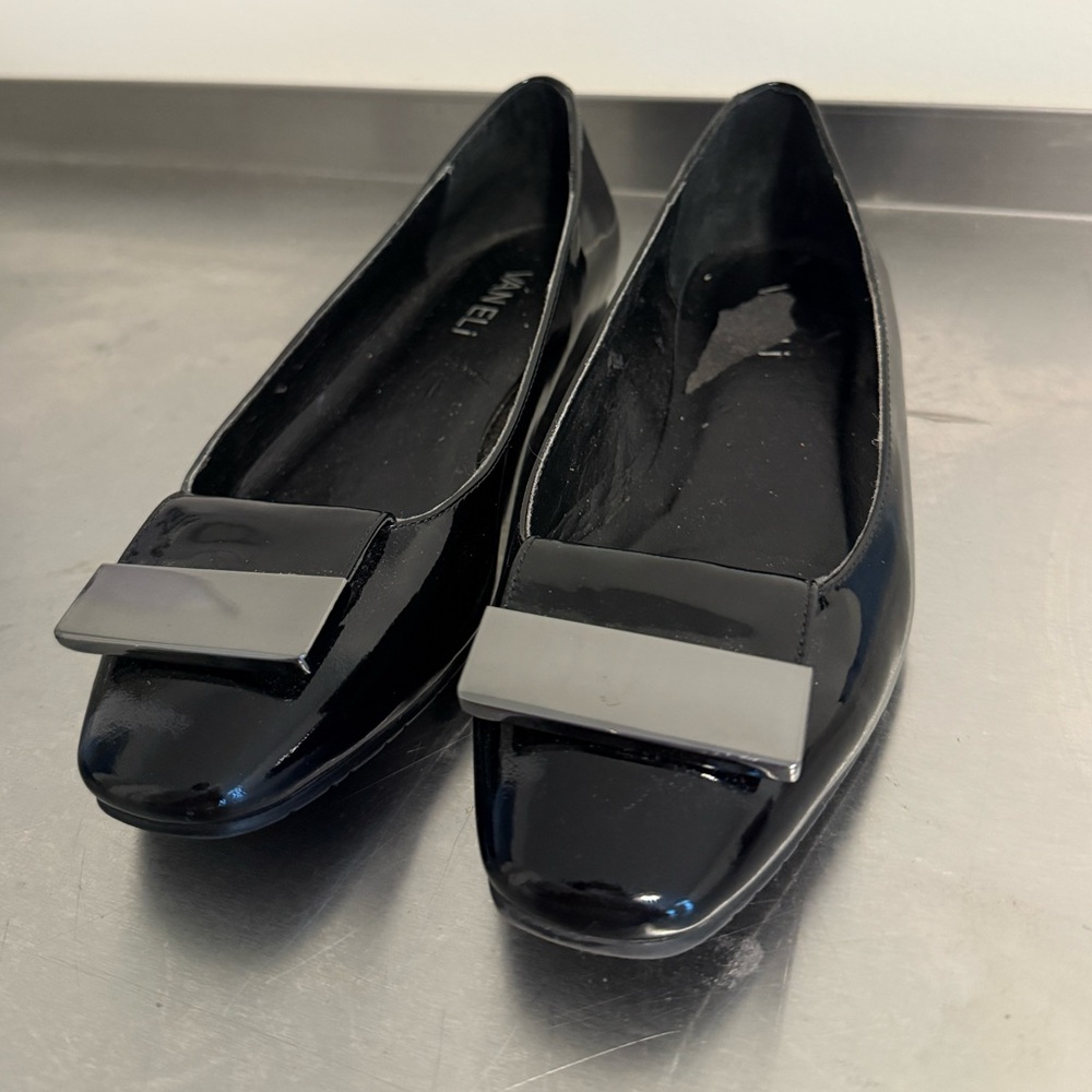Vaneli Black Flats